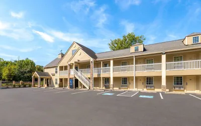 Days Inn by Wyndham Canton