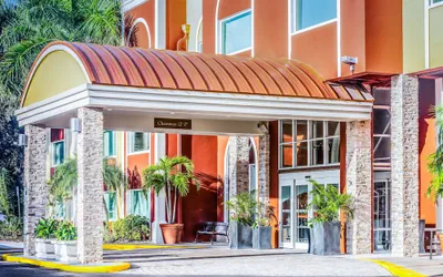 Holiday Inn Express & Suites Bradenton West by IHG