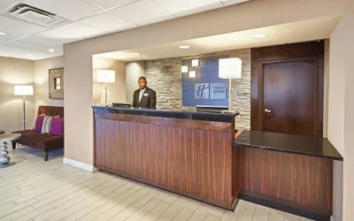 Holiday Inn Express Hampton - Coliseum Central by IHG
