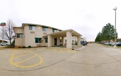 Quality Inn Dayton North - Vandalia