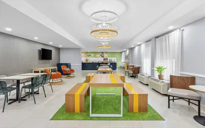 Spark by Hilton Des Plaines Chicago O'Hare