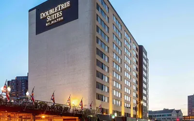 DoubleTree Suites by Hilton Minneapolis Downtown