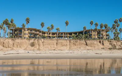 Pacific Terrace Hotel