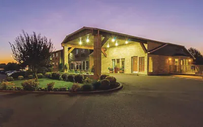 La Quinta Inn & Suites by Wyndham Woodburn