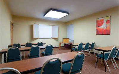 CLT Airport Inn & Suites