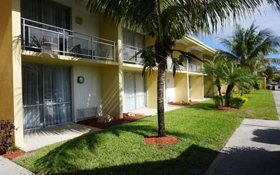 Hollywood Gateway Inn