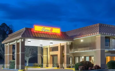 Super 8 by Wyndham Knoxville North/Powell