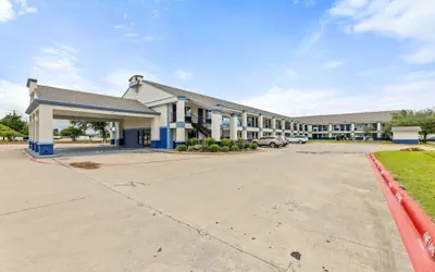 Days Inn by Wyndham McKinney