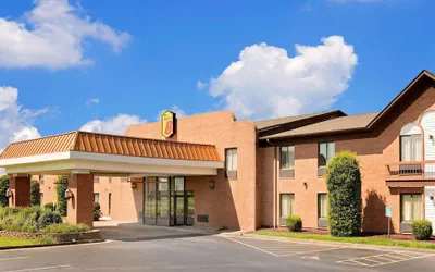 Super 8 by Wyndham Metropolis