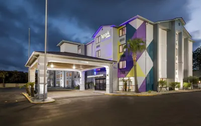 Spark by Hilton Biloxi Ocean Springs