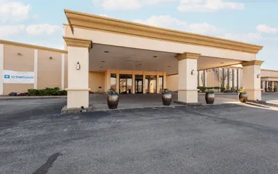 Wyndham Omaha / West Dodge