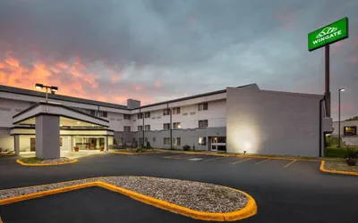 Wingate by Wyndham Lincoln Airport East I-80