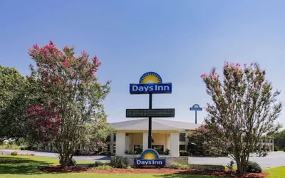 Days Inn by Wyndham Spartanburg Waccamaw