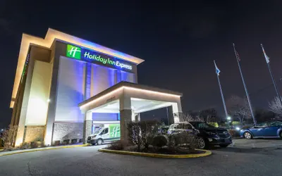 Holiday Inn Express Newark Airport Elizabeth by IHG