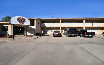 Budget Inn and Suites