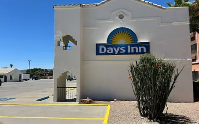 Days Inn by Wyndham Kingman West