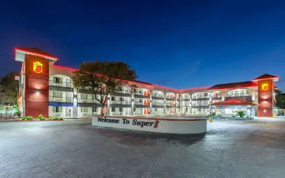Super 8 by Wyndham Austin University/Downtown Area