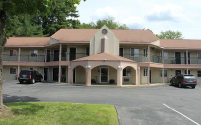 Howard Johnson by Wyndham Lenox