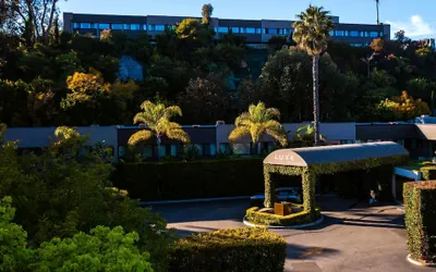 Luxe Sunset Boulevard Hotel