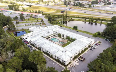 Cottonwood Suites Savannah Hotel & Conference Center