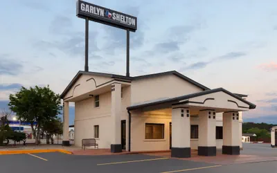 Super 8 by Wyndham Temple S. General Bruce