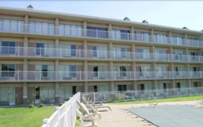 Ambassadors Inn & Suites