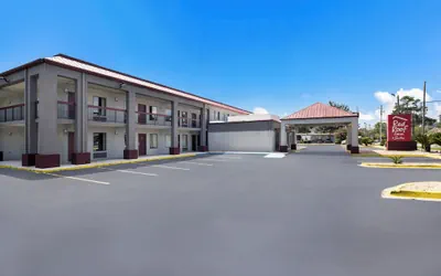 Red Roof Inn & Suites Statesboro - University