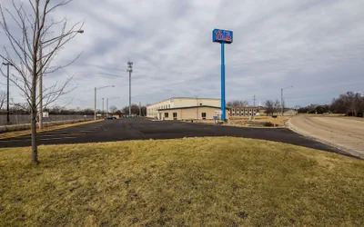 Motel 6 Peoria, IL