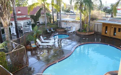 Dynasty Suites Redlands