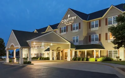 Country Inn & Suites by Radisson, Salina, KS