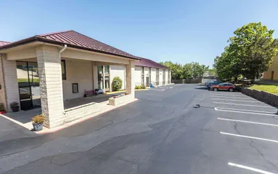 Super 8 by Wyndham Branson/Andy Williams Theater