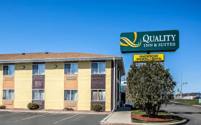 Quality Inn & Suites West Bend