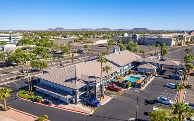 The Hotel Serene Glendale Peoria, Surestay Collection by BW