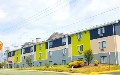 Super 8 by Wyndham Richmond/Broad Street