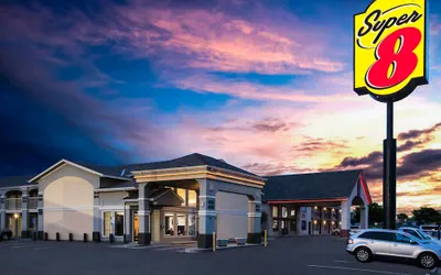Super 8 by Wyndham Oklahoma Airport Fairgrounds West
