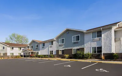 Super 8 by Wyndham South Boston VA