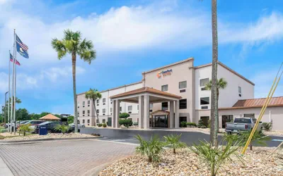 Comfort Suites near Robins Air Force Base