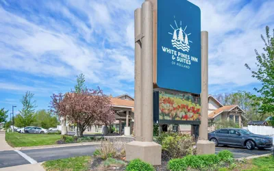 White Pines Inn & Suites