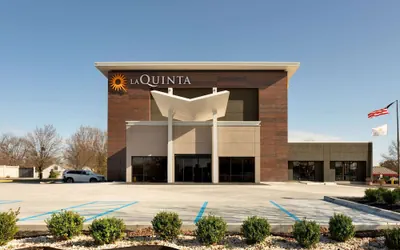 La Quinta Inn & Suites by Wyndham St Louis Route 66