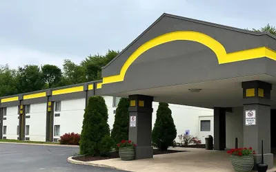 Super 8 by Wyndham Logansport