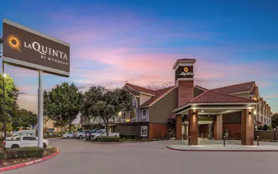 La Quinta Inn & Suites by Wyndham Dallas DFW Airport North