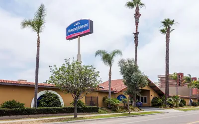 Howard Johnson by Wyndham National City/San Diego South