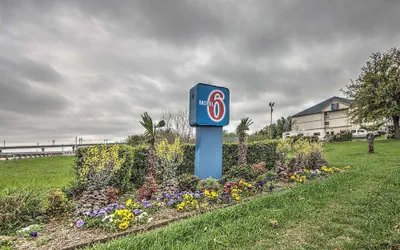 Motel 6 Dallas, TX - Northwest