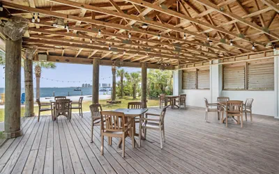 Best Western Navarre Waterfront