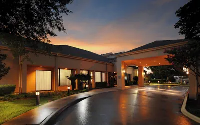 Courtyard by Marriott Houston Hobby Airport