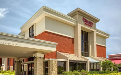 Drury Inn & Suites St. Louis Fairview Heights