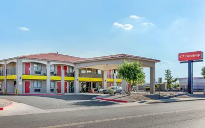 Econo Lodge West - Coors Blvd