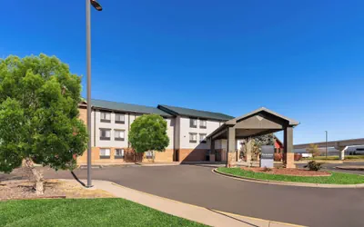 SYLO Hotel Denver Airport, a Ramada by Wyndham