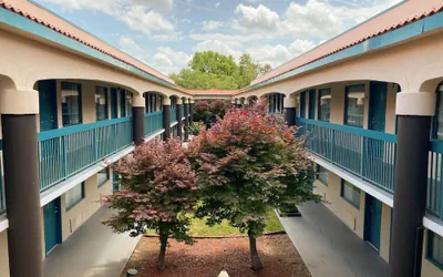 Motel 6 Savannah, GA- Gateway & I-95