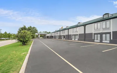 Quality Inn Auburn Campus Area I-85